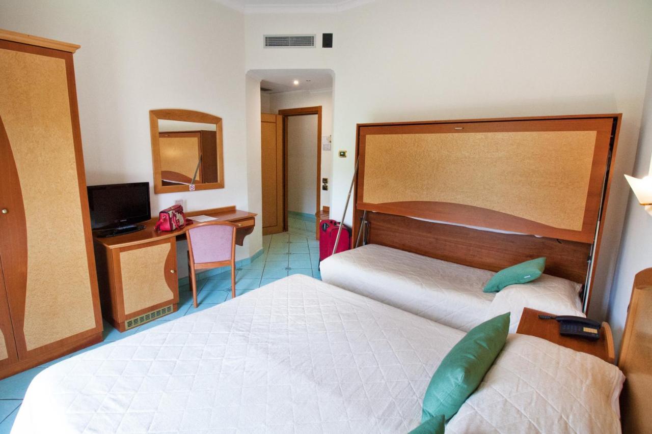 Hotel Savoia Sorrento Esterno foto